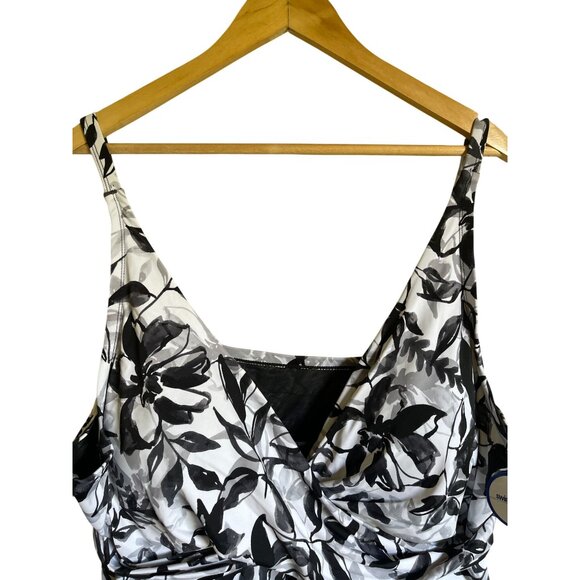New! Swimsuits for All Size 28 Black White Leaf Print One Piece Swimsuit Molded - Picture 4 of 7